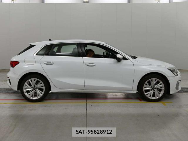 Audi A3 2023-06 8855813-12