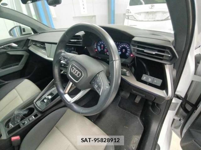Audi A3 2023-06 8855813-2