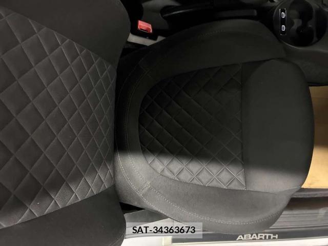 Abarth 595 2020-09 8855764-12