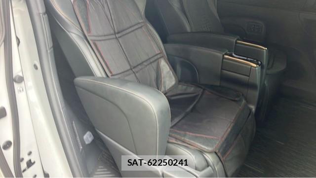 Toyota ALPHARD HYBRID 2024-10 8855345-6