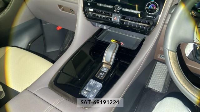 Toyota ALPHARD HYBRID 2023-09 8855376-14