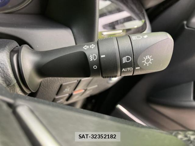 Toyota ALPHARD HYBRID 2022-06 8856836-15