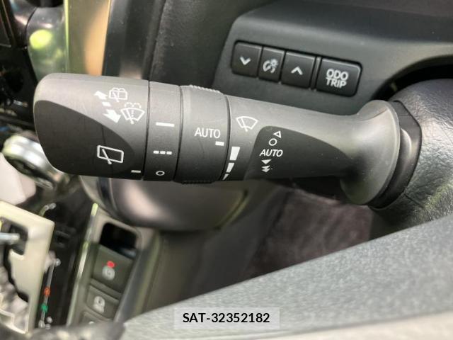 Toyota ALPHARD HYBRID 2022-06 8856836-16
