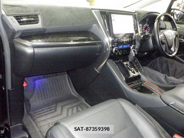 Toyota ALPHARD 2021-03 8855551-2