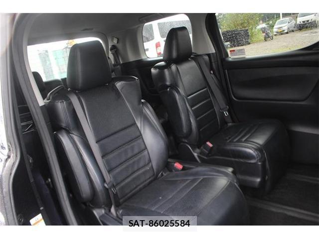 Toyota ALPHARD 2018-03 8855602-19