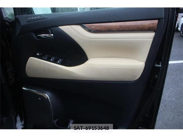 Toyota ALPHARD 2016-03 8855605-16