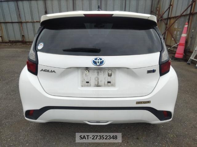 Toyota AQUA 2021-09 8854093-1