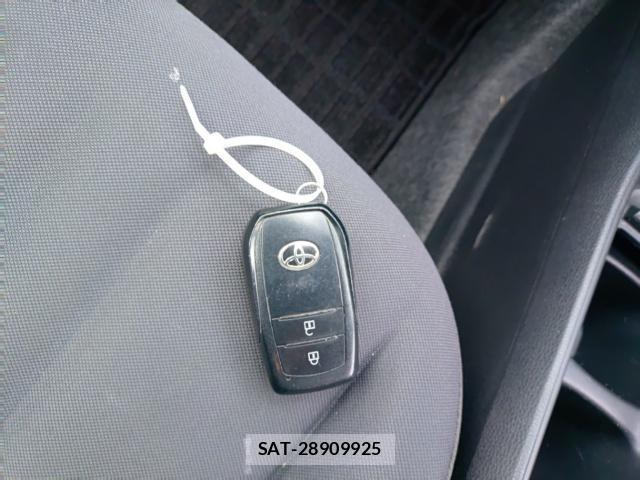 Toyota AQUA 2021-09 8854132-14