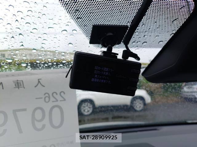 Toyota AQUA 2021-09 8854132-16