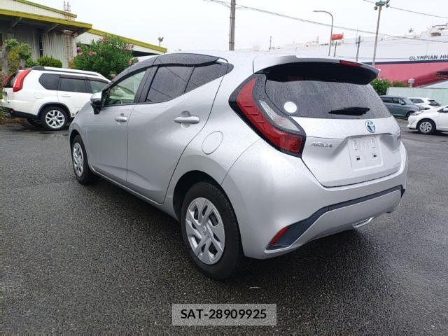 Toyota AQUA 2021-09 8854132-5