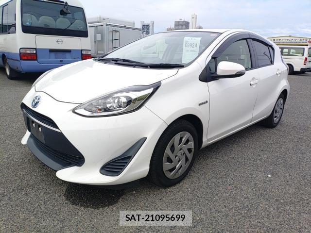 Toyota AQUA 2017-09 8854184-0
