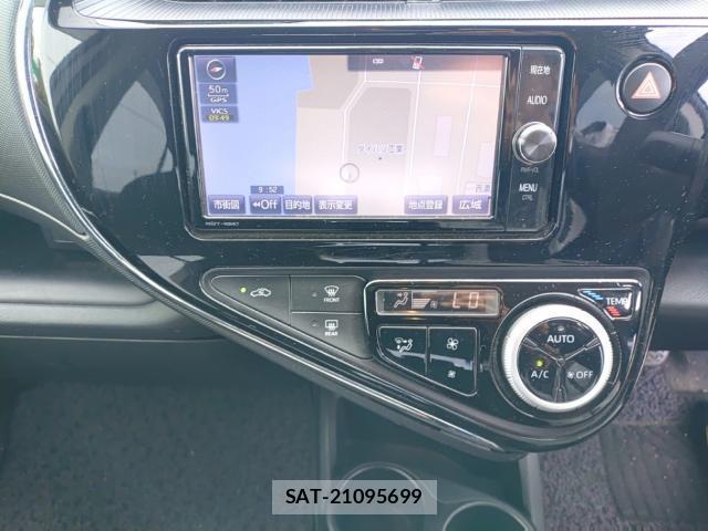 Toyota AQUA 2017-09 8854184-10