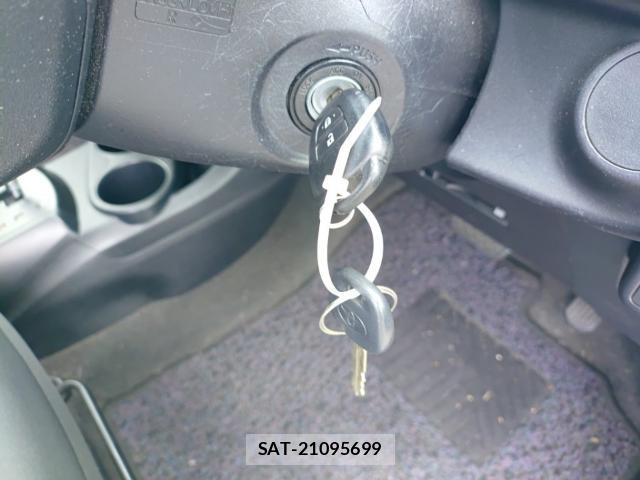 Toyota AQUA 2017-09 8854184-14