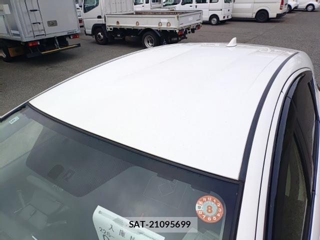 Toyota AQUA 2017-09 8854184-6