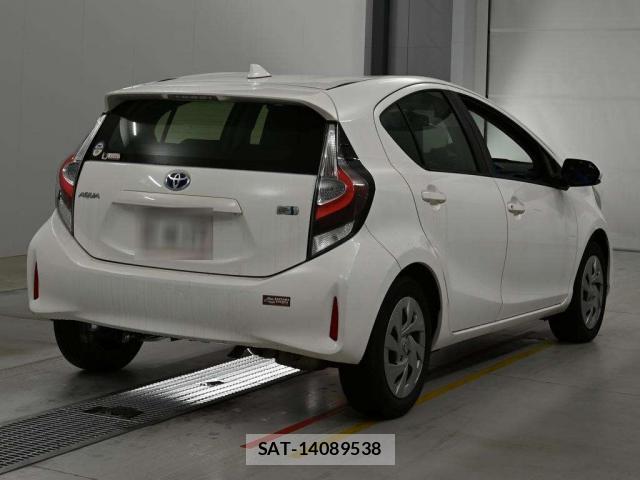 Toyota AQUA 2021-09 8854359-10
