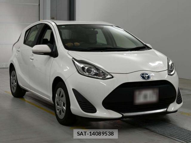 Toyota AQUA 2021-09 8854359-5