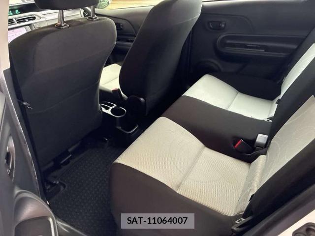 Toyota AQUA 2013-09 8854377-5