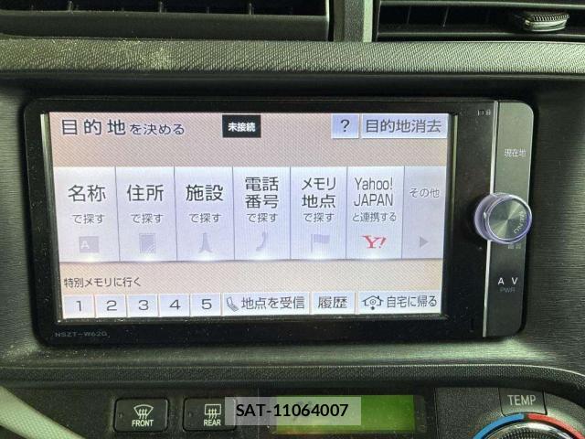 Toyota AQUA 2013-09 8854377-7