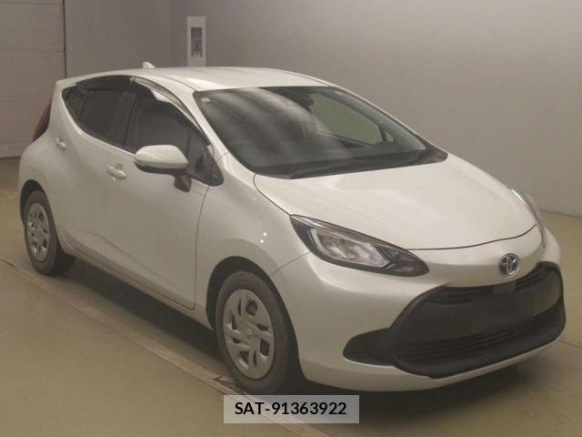 Toyota AQUA 2021-10 8854379-0