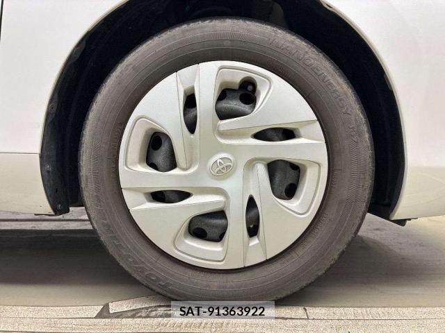 Toyota AQUA 2021-10 8854379-12