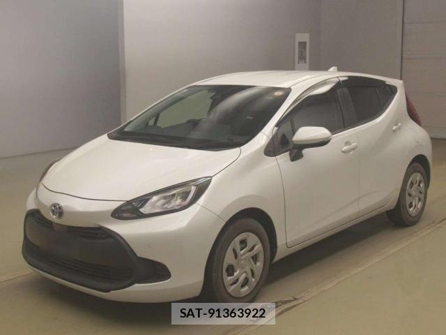 Toyota AQUA 2021-10 8854379-13