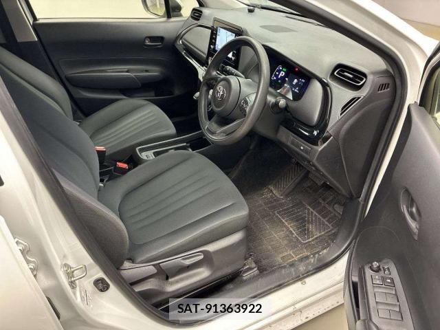 Toyota AQUA 2021-10 8854379-3