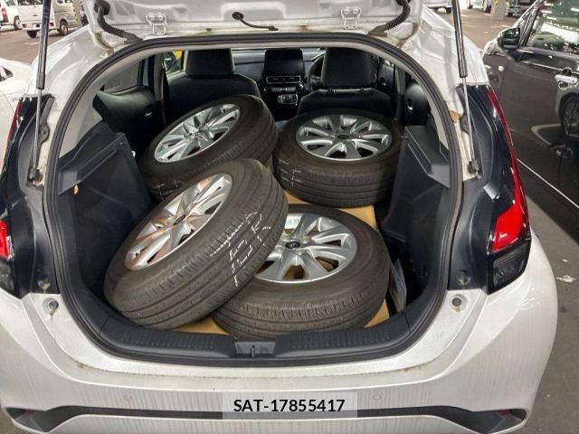 Toyota AQUA 2022-11 8854381-11