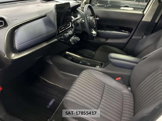 Toyota AQUA 2022-11 8854381-4