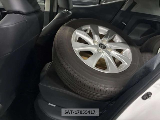 Toyota AQUA 2022-11 8854381-6