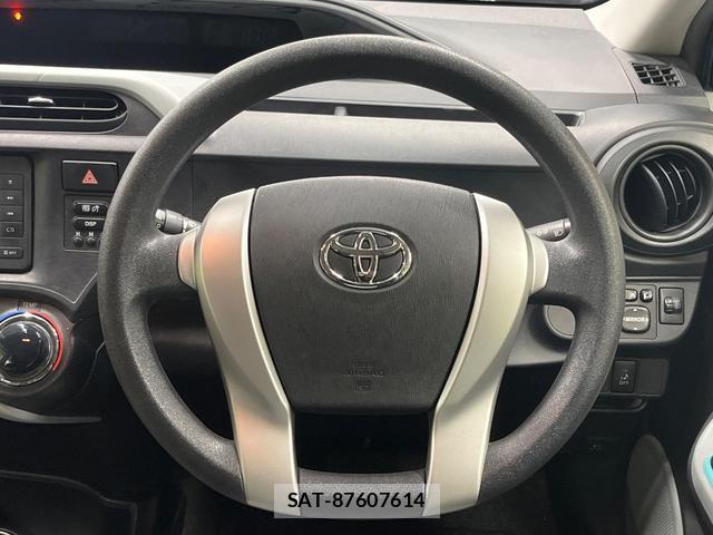 Toyota AQUA 2013-03 8854406-10
