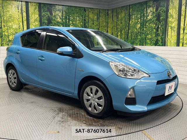 Toyota AQUA 2013-03 8854406-15