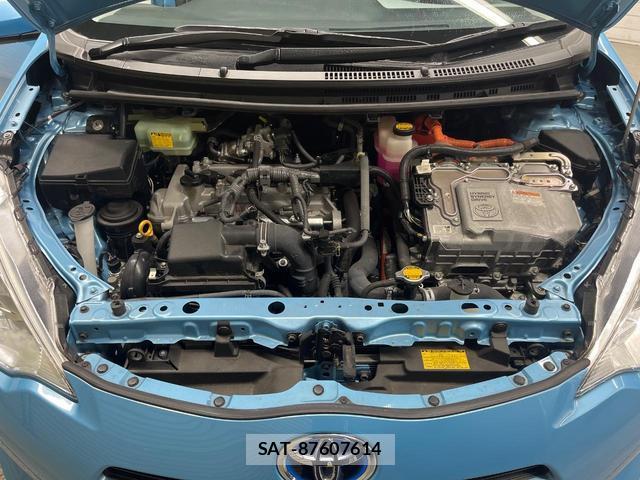 Toyota AQUA 2013-03 8854406-17