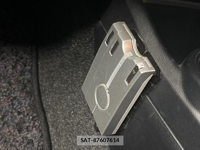 Toyota AQUA 2013-03 8854406-3