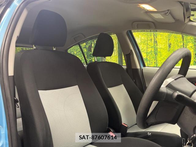 Toyota AQUA 2013-03 8854406-7