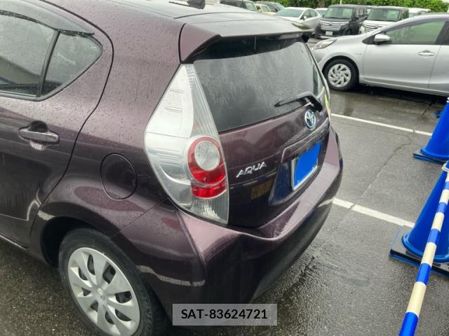 Toyota AQUA 2014-02 8854498-7