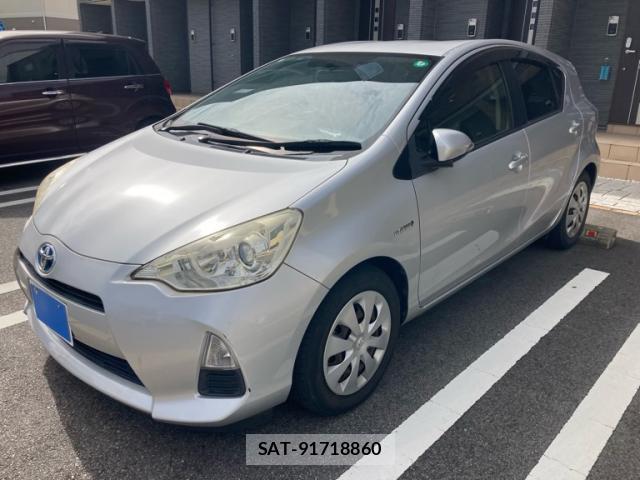 Toyota AQUA 2013-11 8854504-0