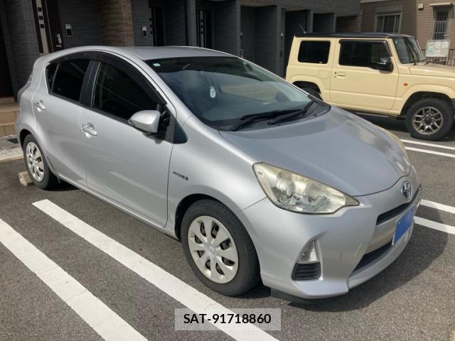 Toyota AQUA 2013-11 8854504-1