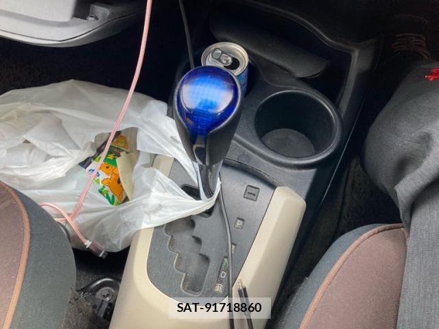 Toyota AQUA 2013-11 8854504-19