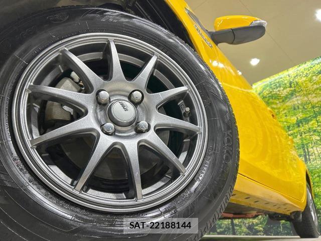 Toyota AQUA 2017-11 8854713-12