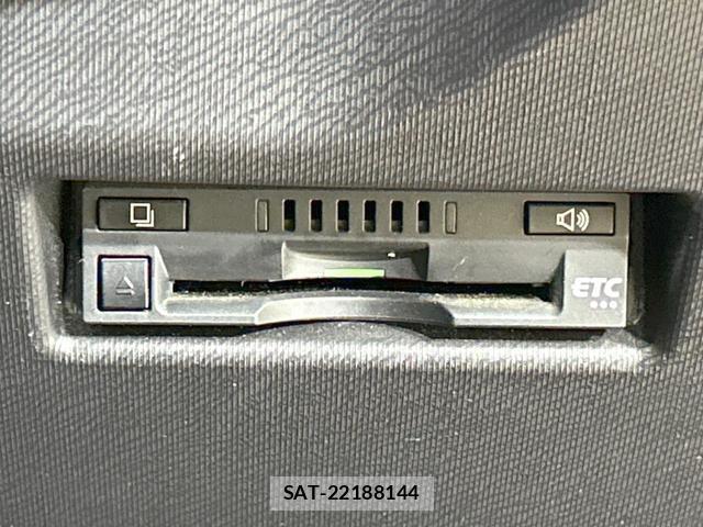 Toyota AQUA 2017-11 8854713-5