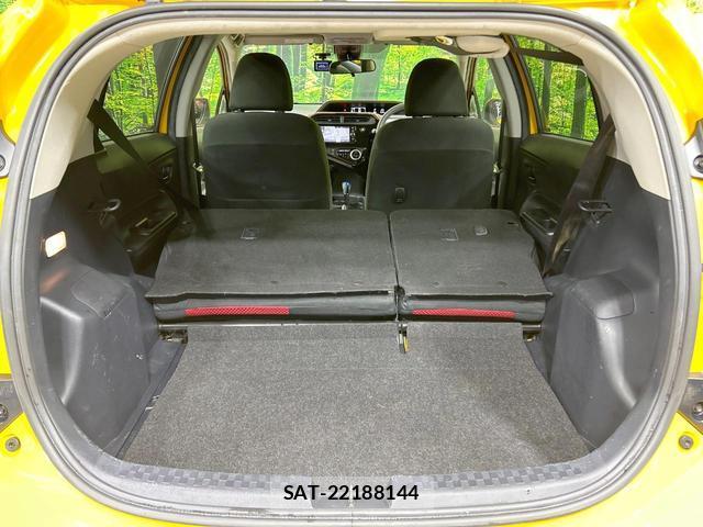 Toyota AQUA 2017-11 8854713-9