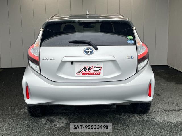 Toyota AQUA 2019-07 8854790-12