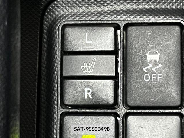Toyota AQUA 2019-07 8854790-18