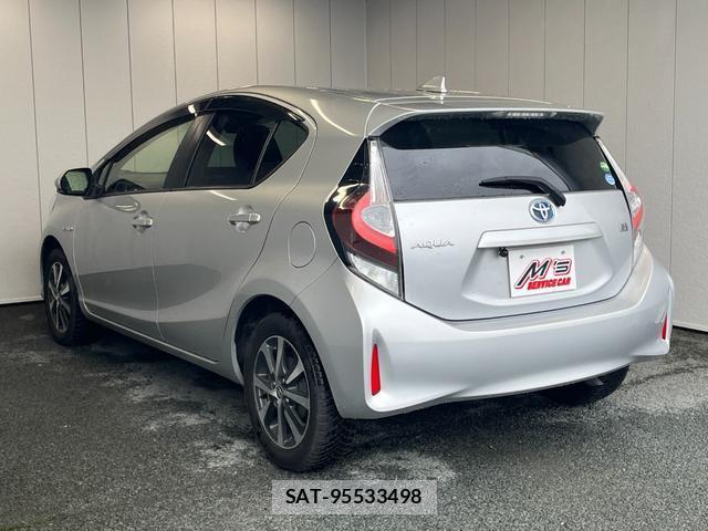 Toyota AQUA 2019-07 8854790-3
