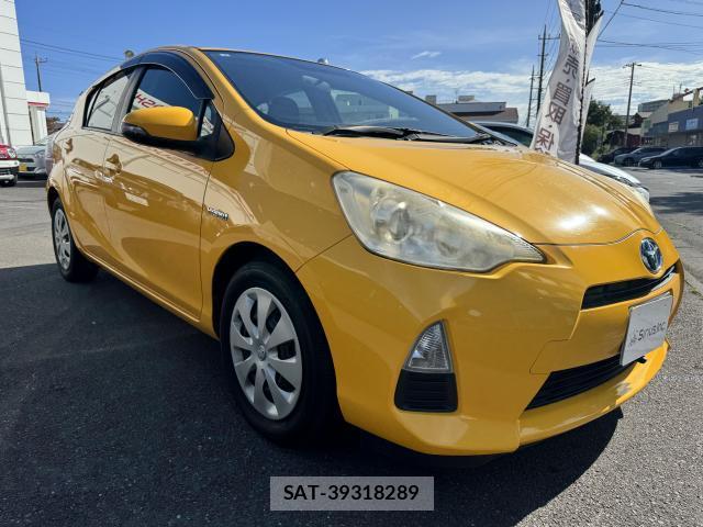 Toyota AQUA 2012-11 8854855-11