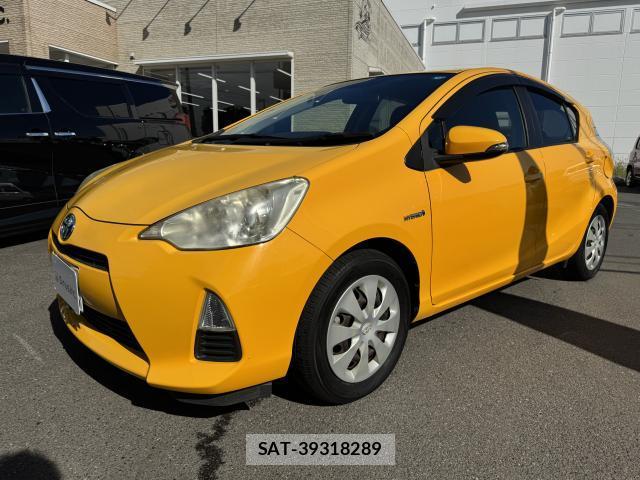 Toyota AQUA 2012-11 8854855-12