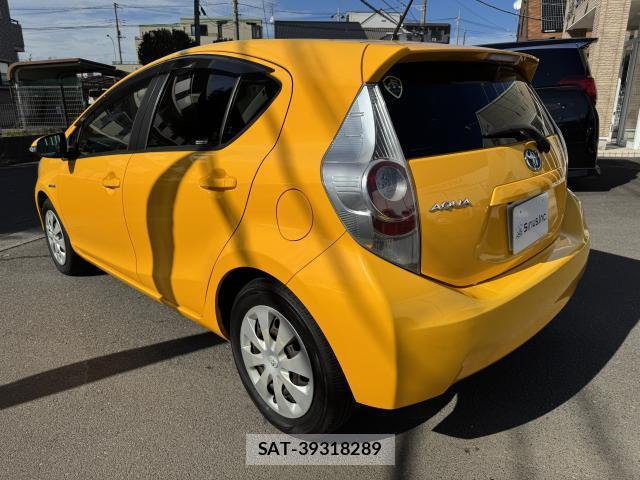 Toyota AQUA 2012-11 8854855-14