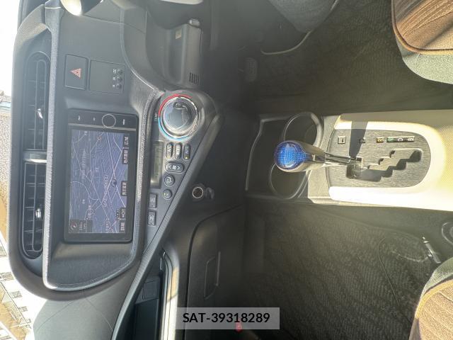 Toyota AQUA 2012-11 8854855-15