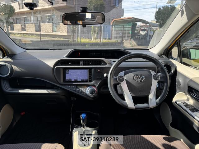 Toyota AQUA 2012-11 8854855-17