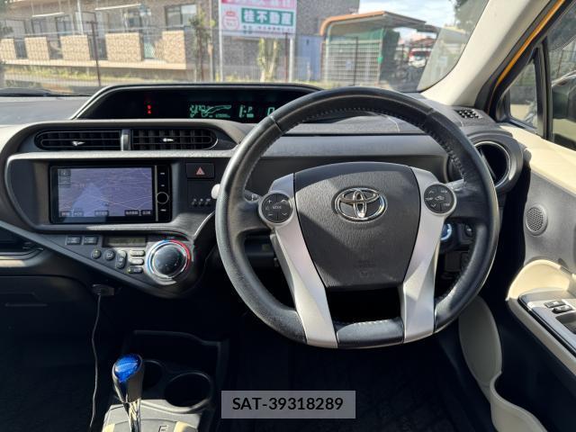 Toyota AQUA 2012-11 8854855-2